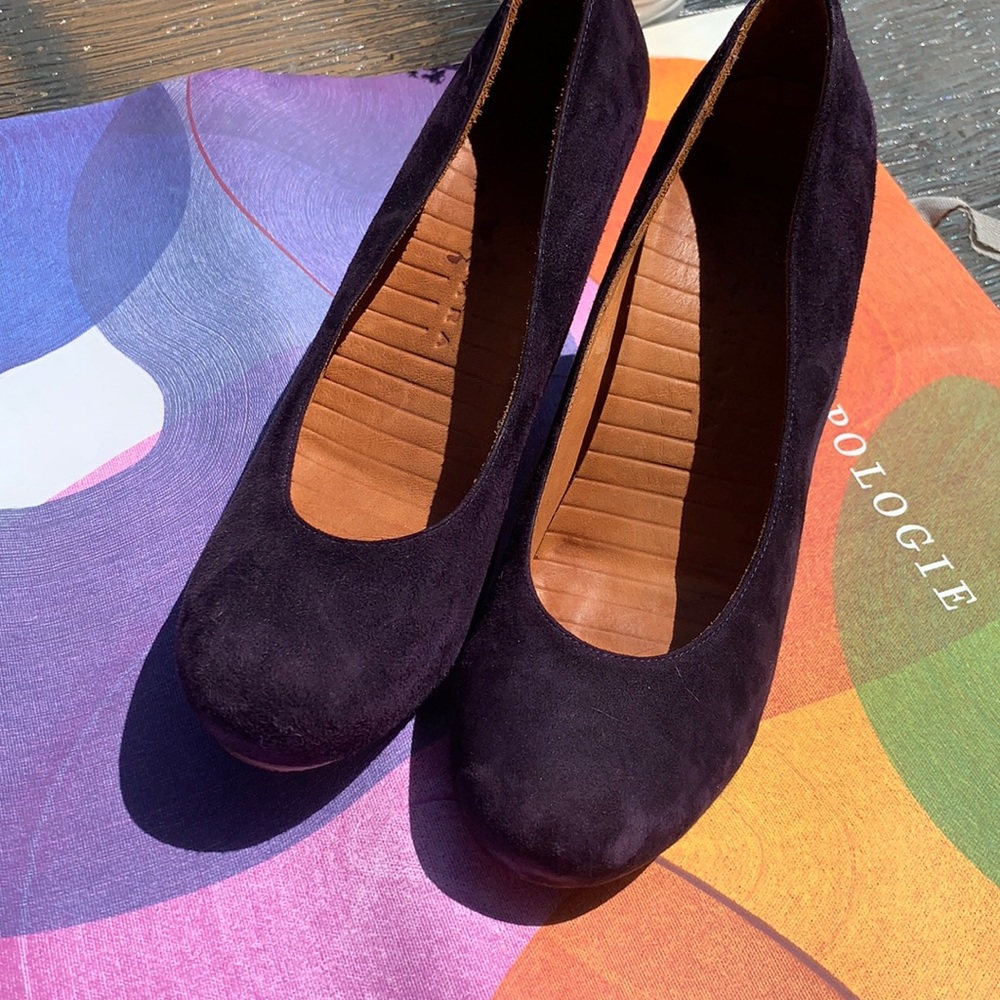Chie Mihara Purple Suede Round-Toe Heels